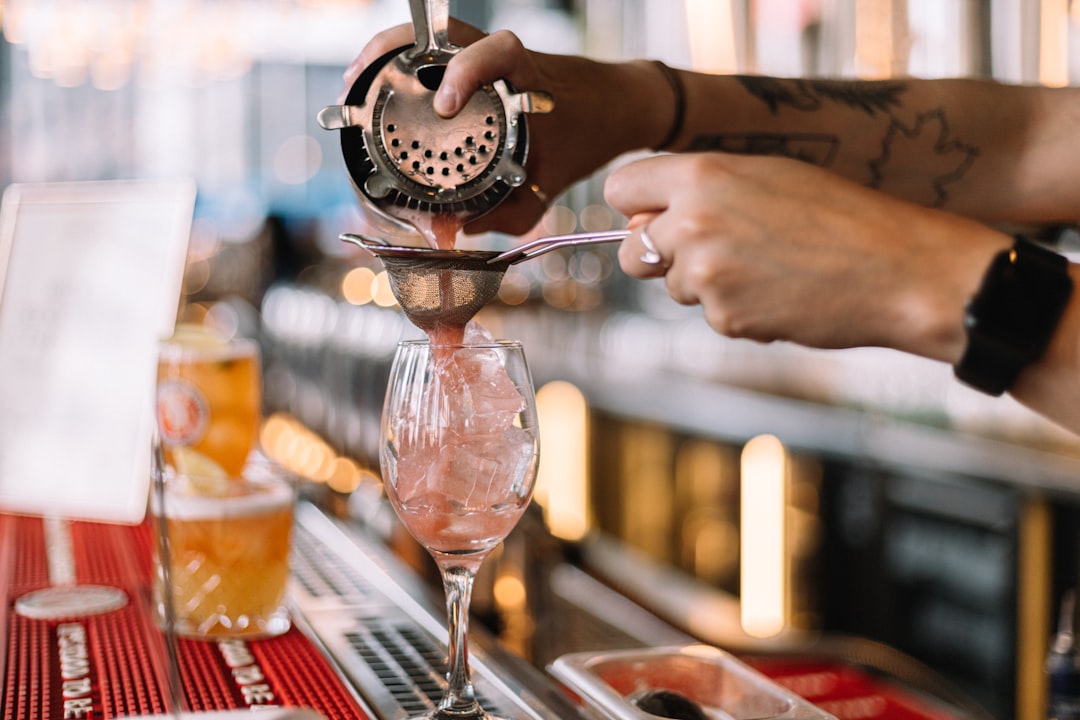 découvrez notre sélection de cocktail shakers pour préparer des boissons parfaites. idéal pour les amateurs et professionnels, alliez style et efficacité dans vos créations de cocktails.