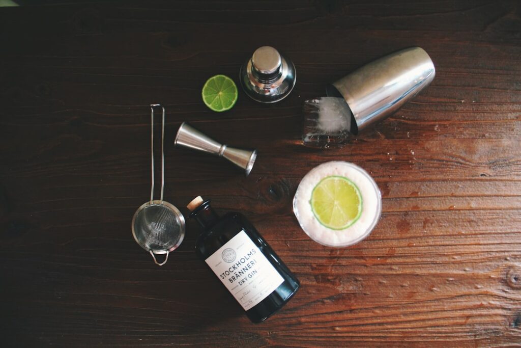 découvrez notre sélection de cocktail shakers pour préparer facilement des boissons parfaites chez vous. qualité, style et praticité réunis pour vos moments de convivialité.