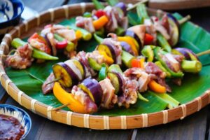 découvrez une recette facile et savoureuse de brochettes de poulet, parfaite pour un repas rapide et gourmand.