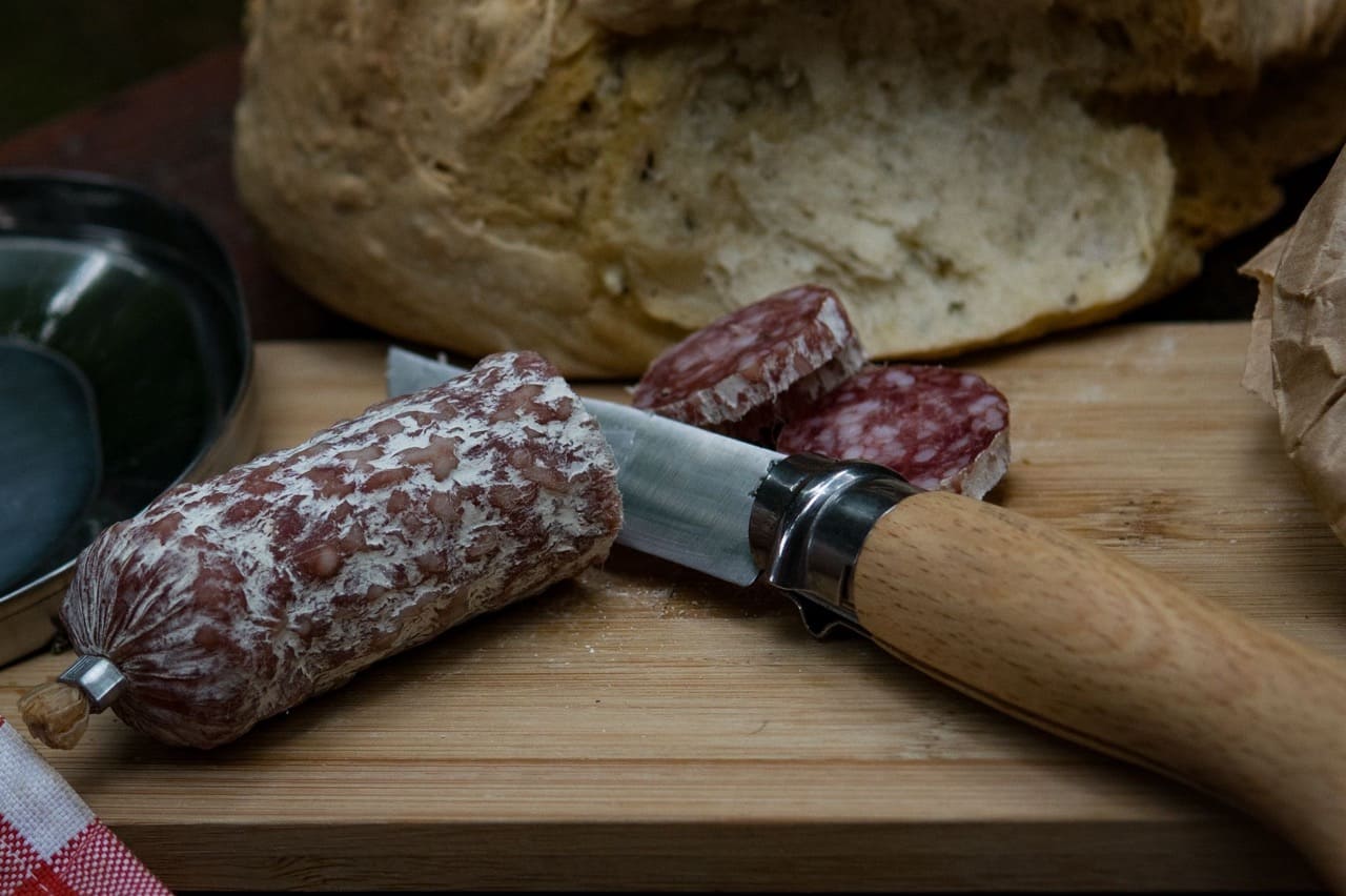 saucisson coupé
